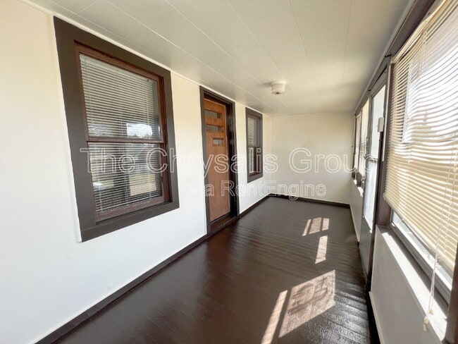 Photo - 230 Creve Coeur St