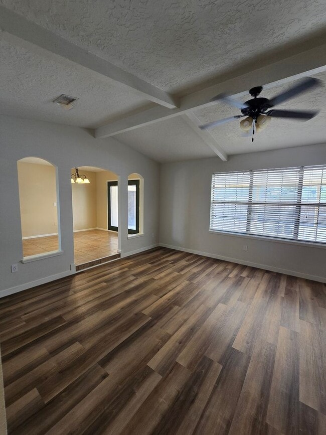 Photo - 309 Chanticleer Pl