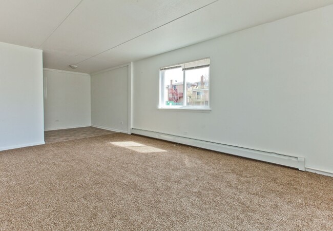 10 W 137th St