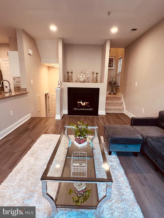 Photo - 46375 Pryor Square