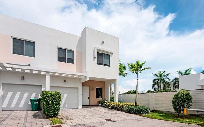 Building Photo - 7205 NW 103rd Path Rental