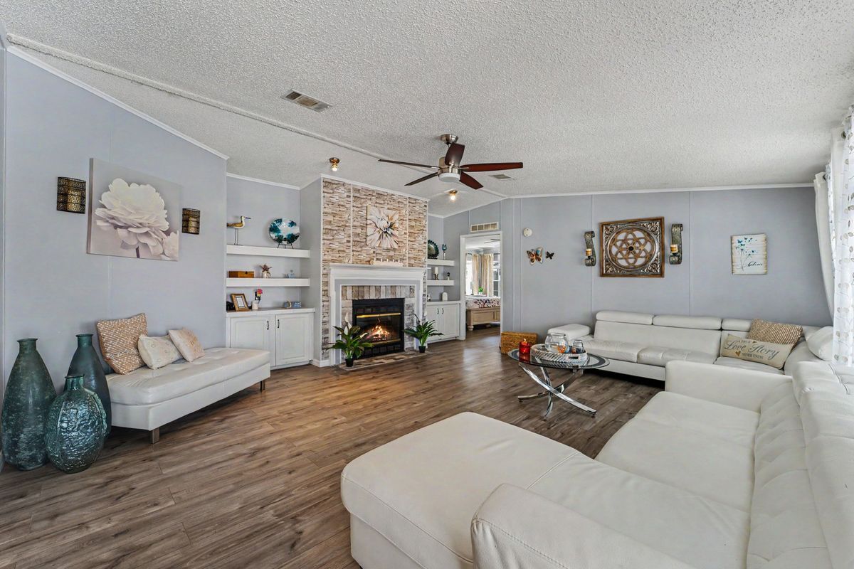 Photo - 6433 Orris St