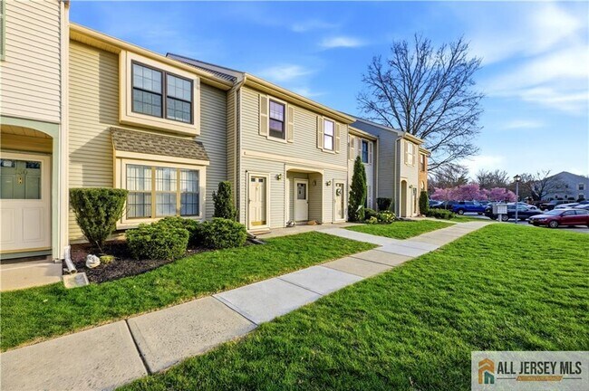 Photo - 151 Wyndham Pl