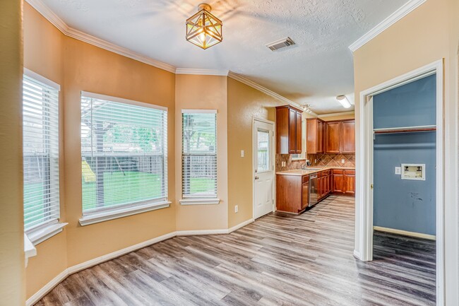 Photo - 1122 Chase Park Dr