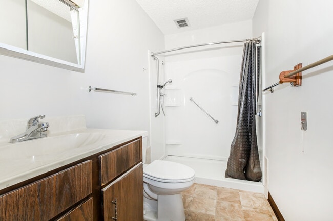 Photo - Summit at Elm Street Apartments