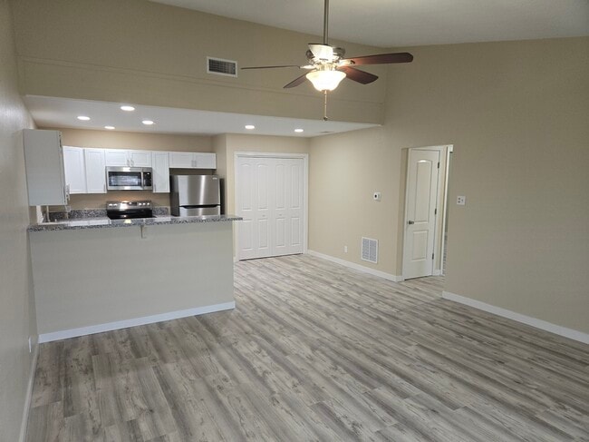 Photo - 123 N Glenwood Dr