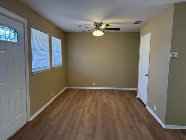 Photo - 1325 Oakhurst Dr