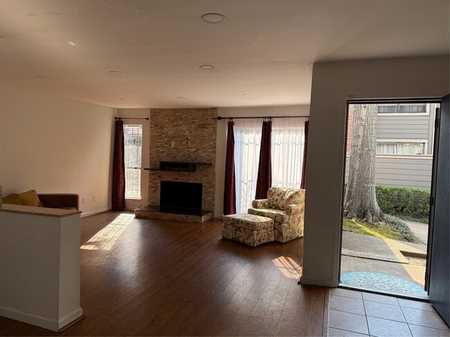 Building Photo - 6601 Sands Point Dr Unit 41
