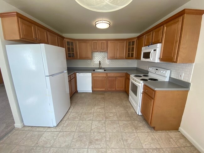Drive Style Kitchen- 2 Bedroom