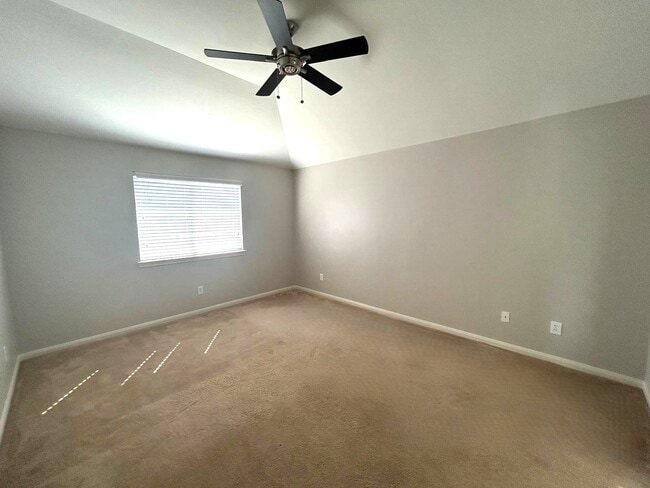 Building Photo - 25207 Diamond Ranch Dr