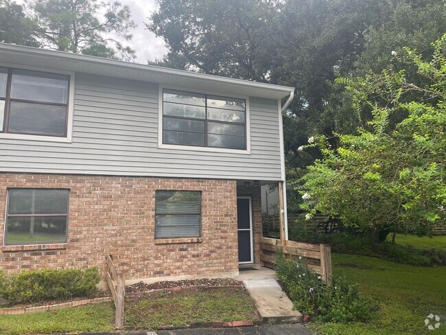 Building Photo - Beautifully Furnished 2/1.5 in Haystacks Rental