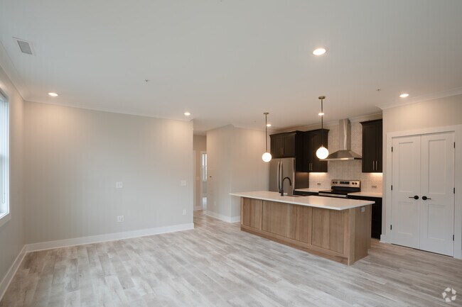 2BR, 2BA - 525 Ridge Street