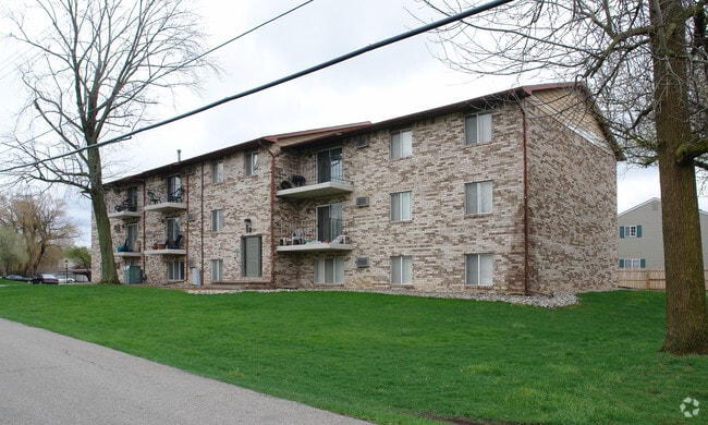 Building Photo - Blue Spruce Apartments