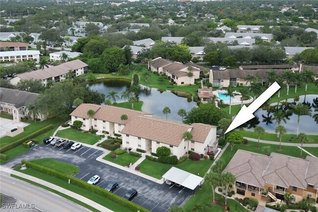 Photo - 185 Cypress Way E