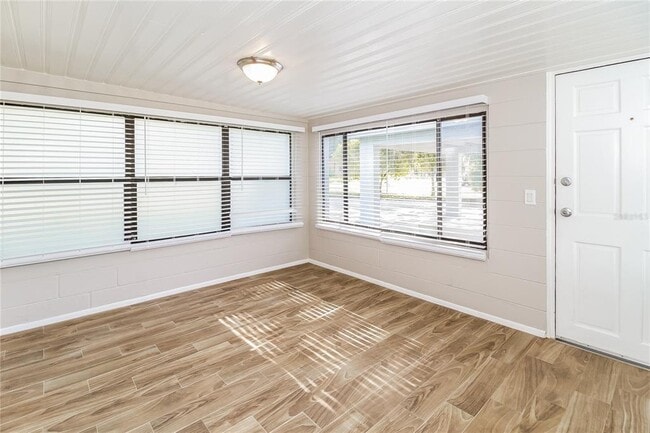 Photo - 243 Acorn Dr