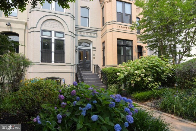 Photo - 1704 19th St NW