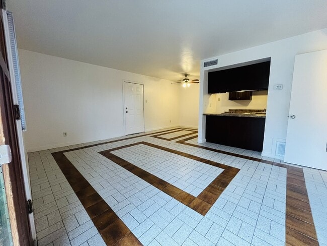 Photo - 5041 N 40th Ave