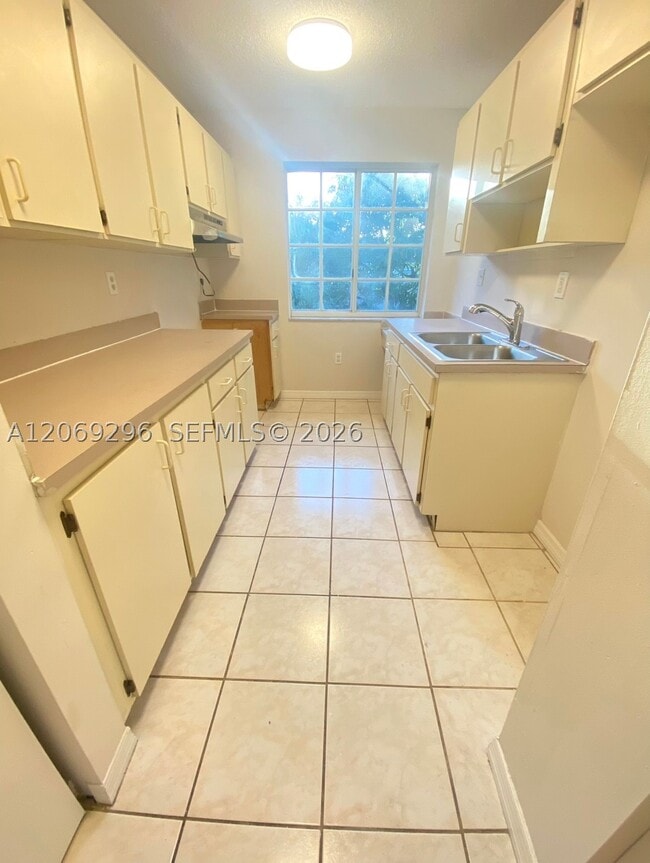Photo - 800 SW 10th St Unit 830