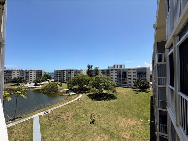 Photo - 2851 Leonard Dr Unidad J511