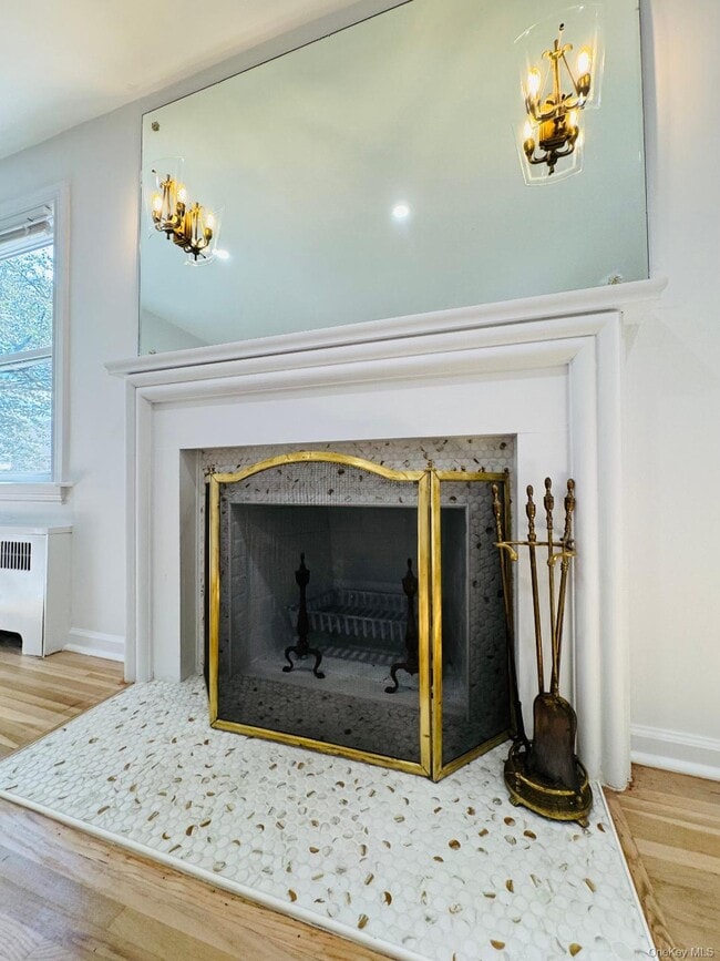 Photo - 80-12 188th St