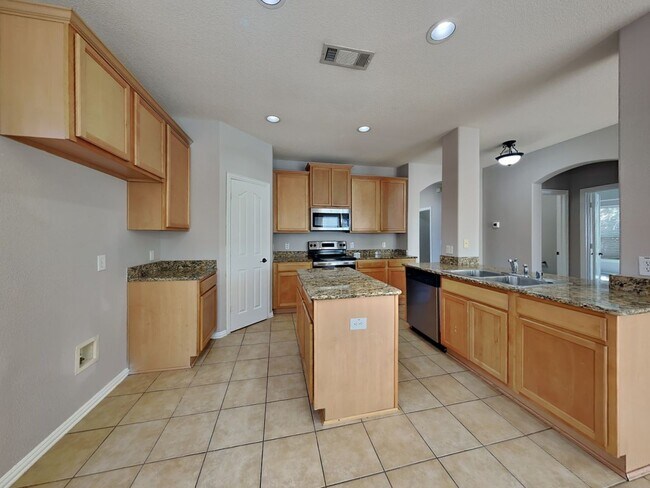 Photo - Captivating home in Crescent Springs Ranch!