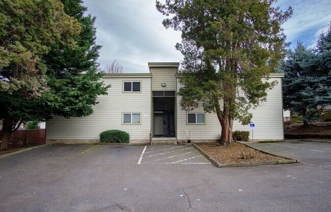 Building Photo - Light & Bright 2-Bedroom w/Dishwasher & Parking! Unit 4153-2