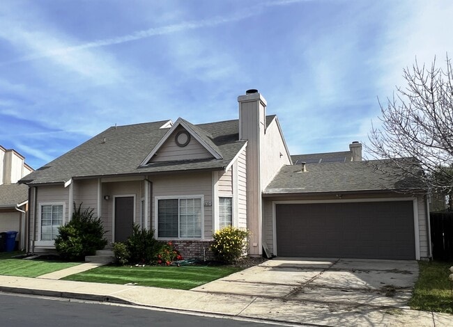 Building Photo - 5354 Meadow Wood Ln