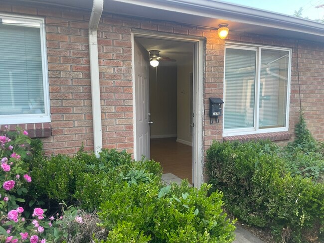 Photo - 1438 Clinton St Unit 1438