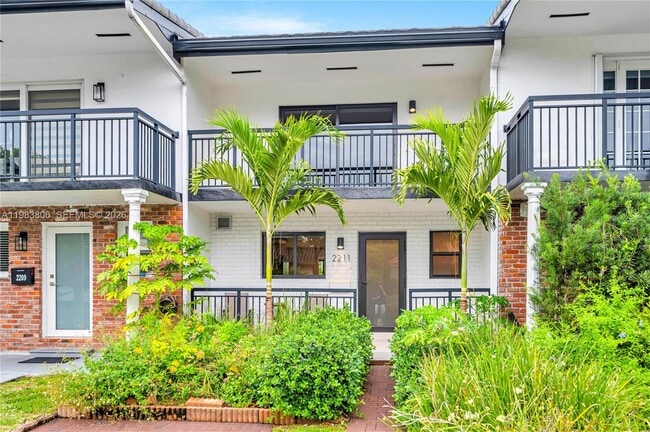 Photo - 2211 NE 122nd St