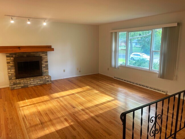 Photo - 1522 Cameron Dr