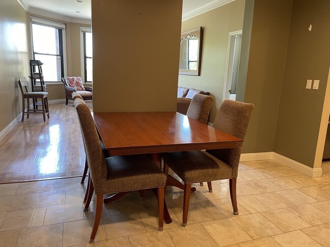 Photo - 4 Charlesgate E Unit 304