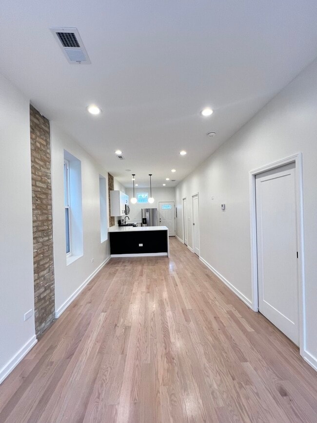 Photo - 1329 W 19th St