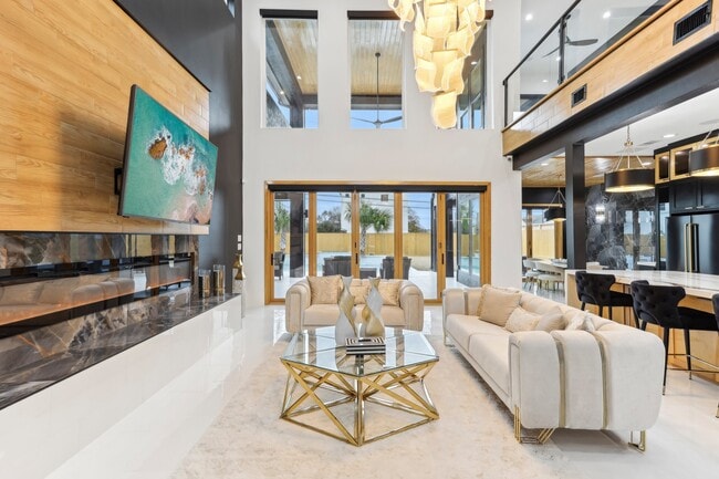 Photo - 3902 Charleston St