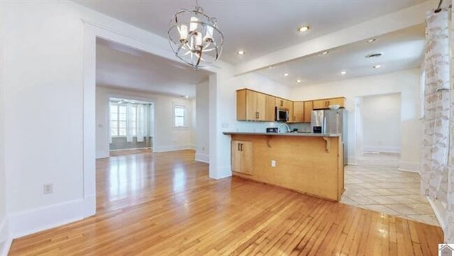 Photo - 618 Madison St