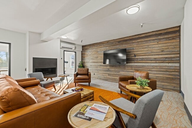 Photo - 151 N Williams Ave