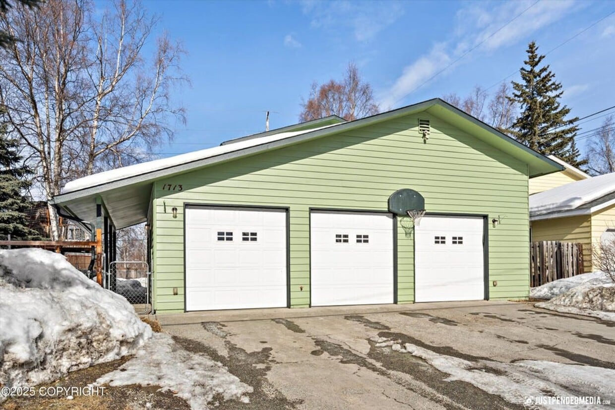 Photo - 1713 Northwestern Ave