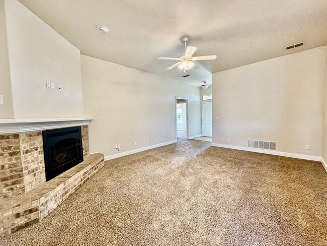 Photo - 5504 110th St