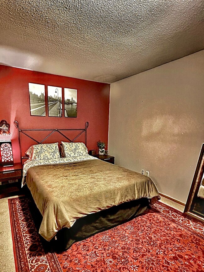 Building Photo - 7317 W Franklin Ave Rental