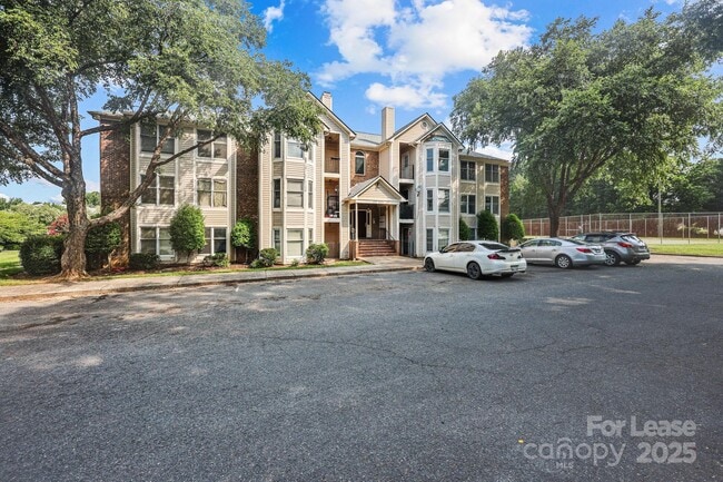 Building Photo - 6203 Rosecroft Dr Rental