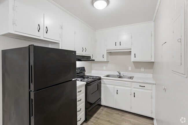 1BR, 1BA - 750SF - Kitchen