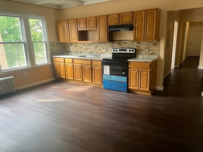 497-499-499 Edgewood St Unit 2W