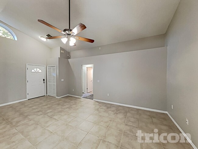 Photo - 134 N Aberdeen Cir