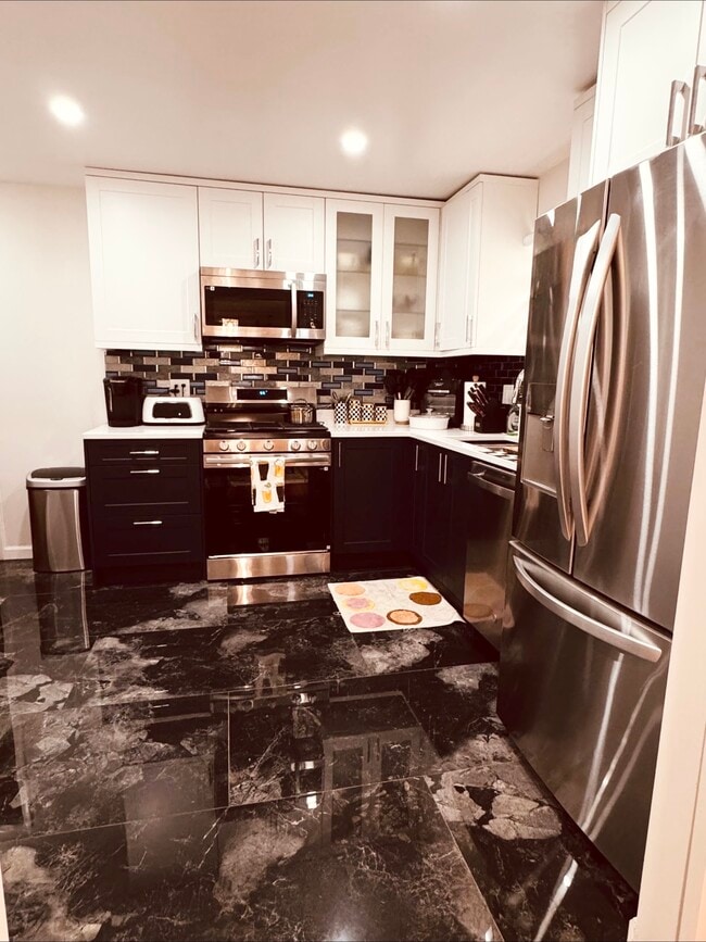 Building Photo - 2136 47th St Unit 1