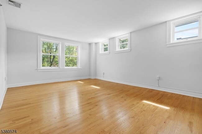 Building Photo - 96 Summit Ave Unit 2A Rental