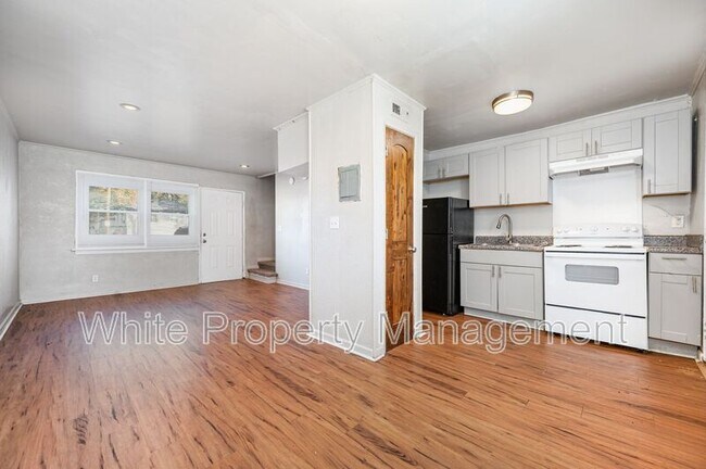 Photo - 2407 Julia Ave