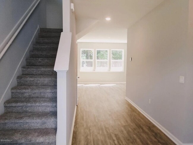 Photo - 220 Sawmill Landing Dr