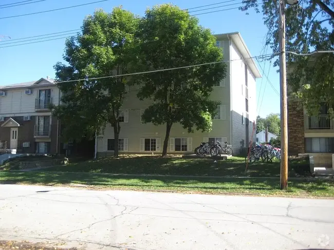 Building Photo - 514 S Johnson St Unit 4 Bedroom Rental