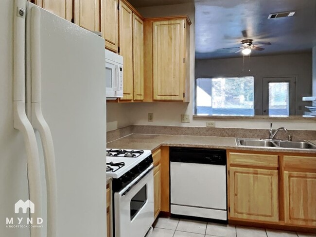 Photo - 900 S Meadows Pkwy Unit 822