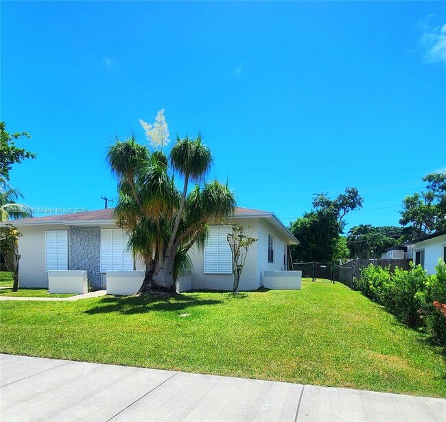 Photo - 18637 SW 100th Ave Unidad 18637