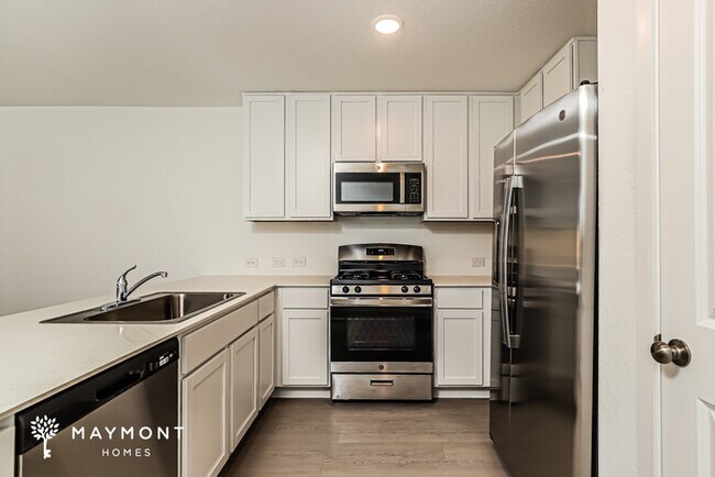 Photo - 566 Layne Overlook